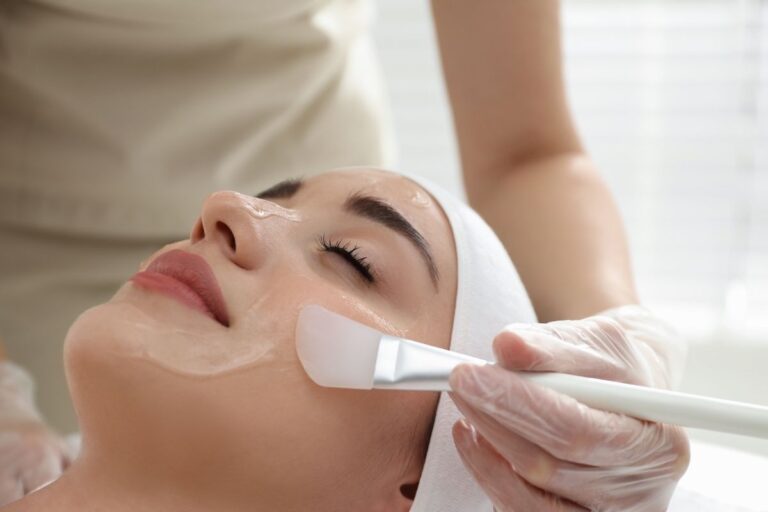 Servizio di peeling chimico centro estetico Aura Beauty Lab